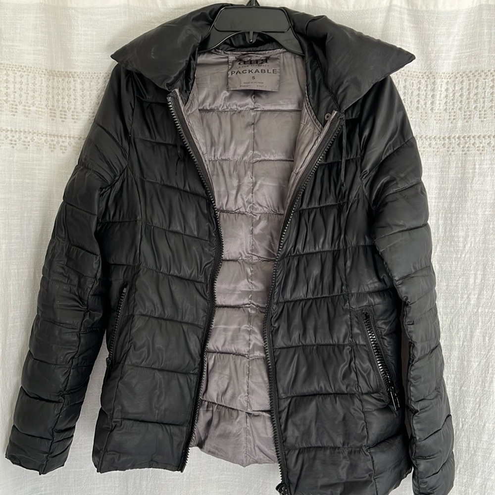 Black puffed coat